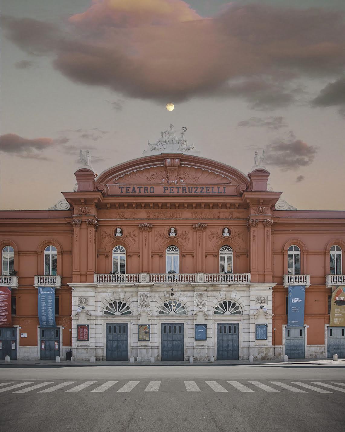 AWA - Teatro Petruzzelli